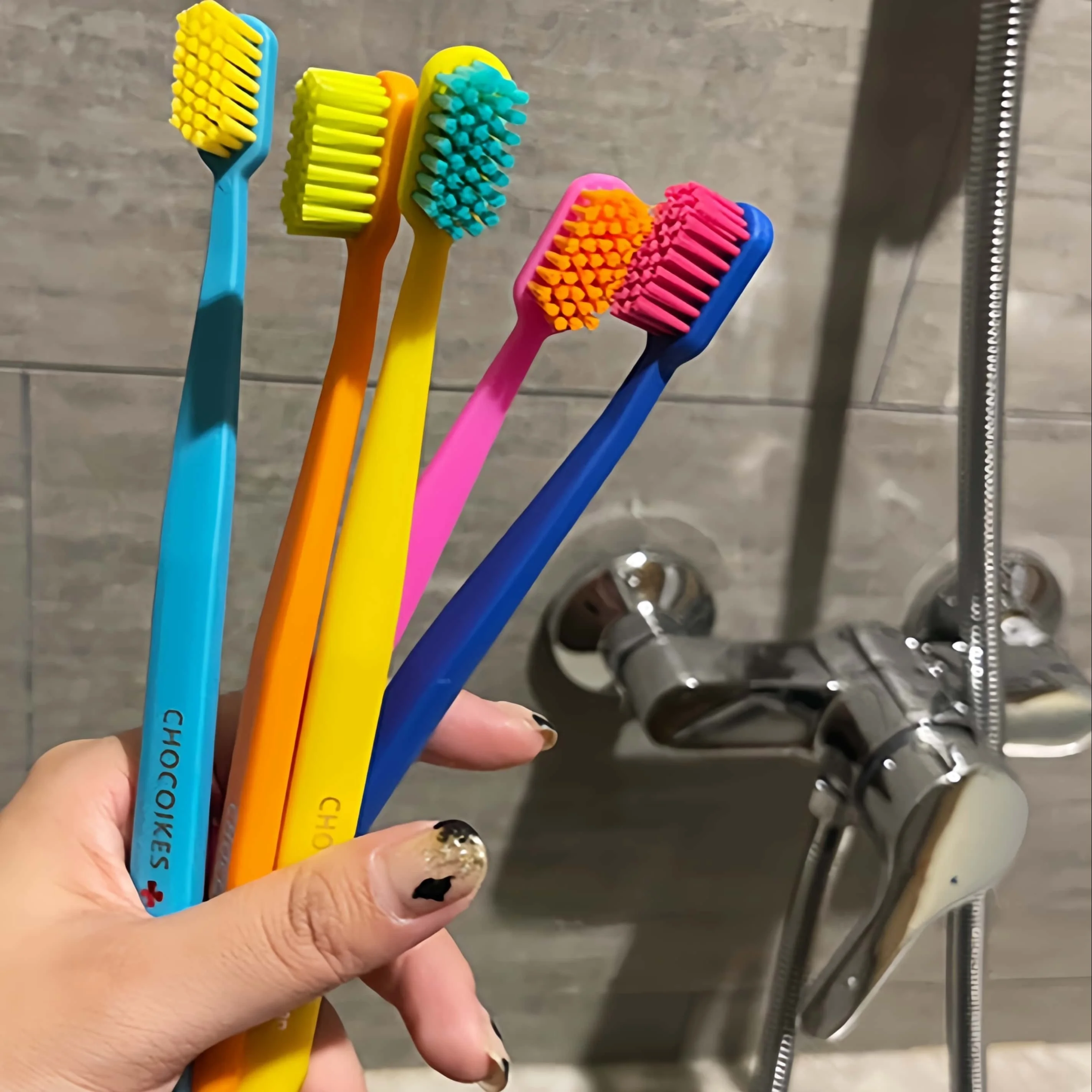 チョコレートスイスケアリングソフトナイロン毛歯ブラシセット5 - Bamboo Toothbrush のレビューと価格